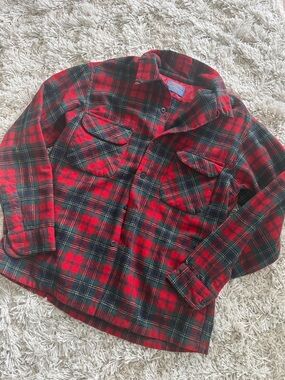 Pendleton Vintage 100% virgin wool Red & Green Plaid Button-Up Shirt